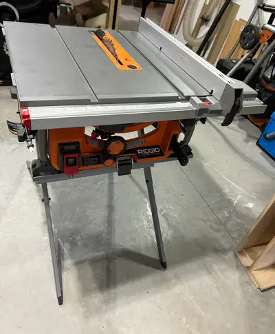 Ridgid R4518 Table Saw with crosscut sled and dado set, View more