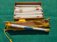 FLUORESCENT WORKLIGHT WITH EXTRA REPLACEMENT TUBES