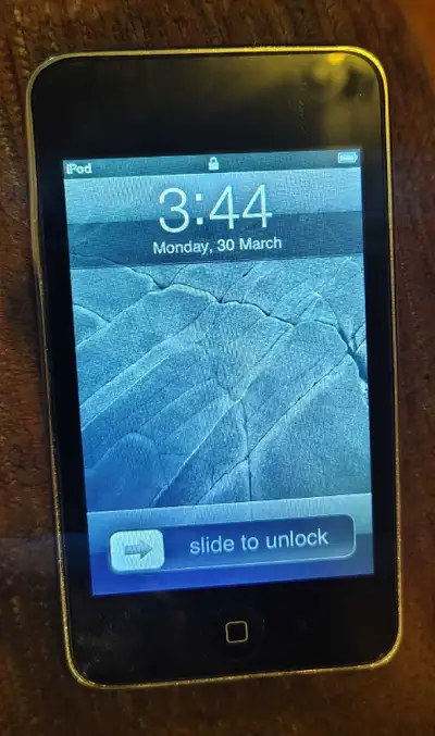 iPod 32gb 3rd gen, View more
