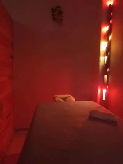 NOUVELLE ADDRESSE **Massage Thérapeutique – Bien-être et Détente** **Offre de service de massage thé...