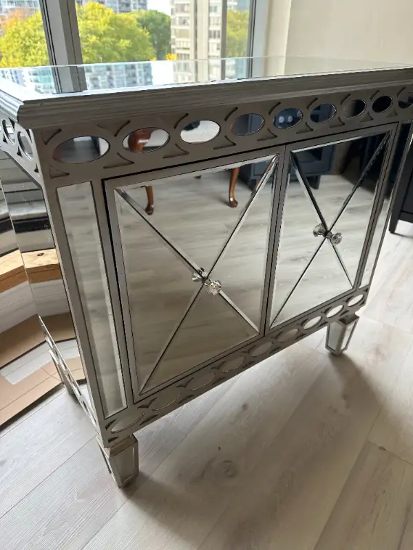 Cabinet - Glass 2 Door Cabinet in Hutches & Display Cabinets in City of Toronto - Image 7