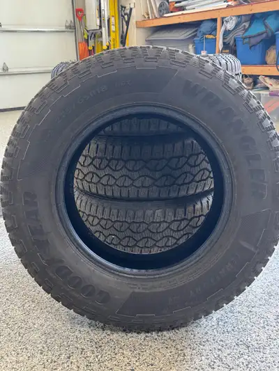 4 pneus neuf GoodYear Wrangler Territory AT M+S 275/65R18 116T étais sur F150,2025