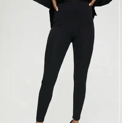 New Babaton stretch pants from Aritzia , deep dark blue color( almost black), high rise, slim leg Si...