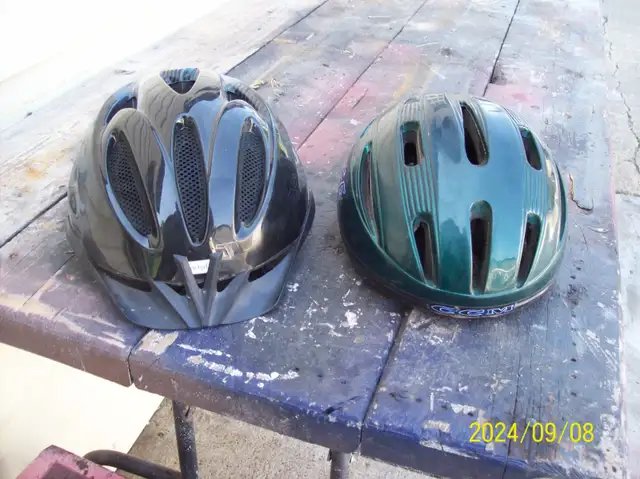 Bicycle Helmets in Clothing, Shoes & Accessories in Edmonton - Image 2