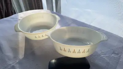 Cocotte vintage en verre de lait de marque Anchor Hocking Fire King. Modèle "Candle Glow", numéro 43...