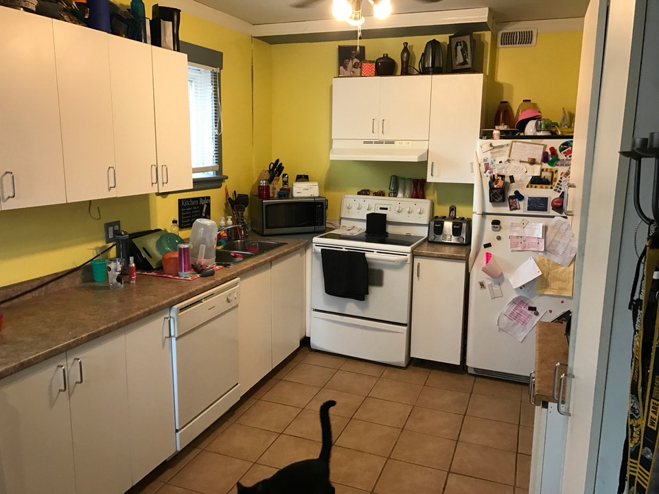 2 bedroom all inclusive Gibson ave  apartment in a house 2
