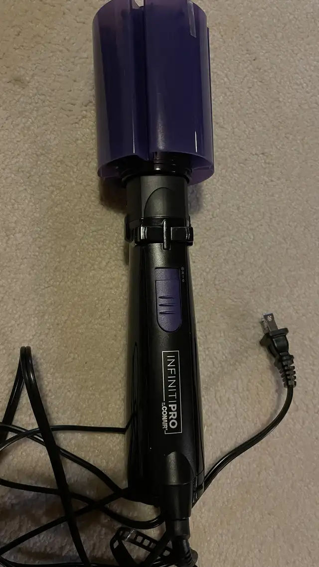 new InfinitiPro by Conair  Spin Air Rotating Styler, 2 Inch in General Electronics in Markham / York Region - Image 4