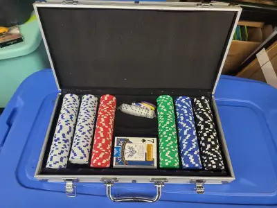 Complete poker chip set in a sleek aluminum case — perfect for poker nights, game rooms, or gifts. I...