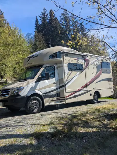 2015 Citation Motorhome w Mercedes Diesel Excellent Condition 109,500 kilometers Auto Transmission 2...