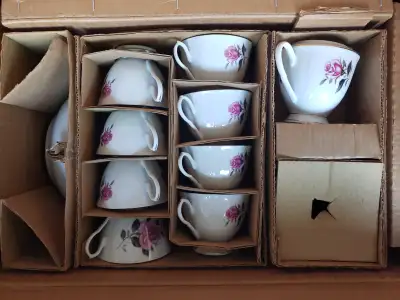 Dishware Dinner Set NEW, View more