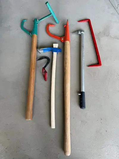 Log home building tools bought new at Lee Valley and never used. Cant Hooks Hookeroon Scoop & Counci...