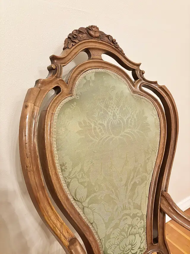 antique carved parlour chair in Chairs & Recliners in Nelson - Image 5