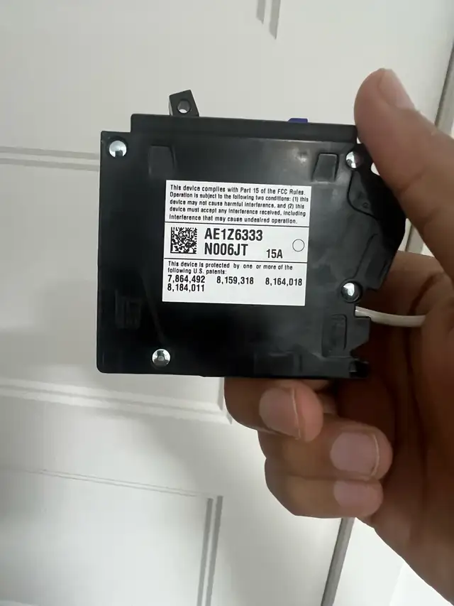 Siemens 15A CAFCi Breaker in Electrical in Longueuil / South Shore - Image 3