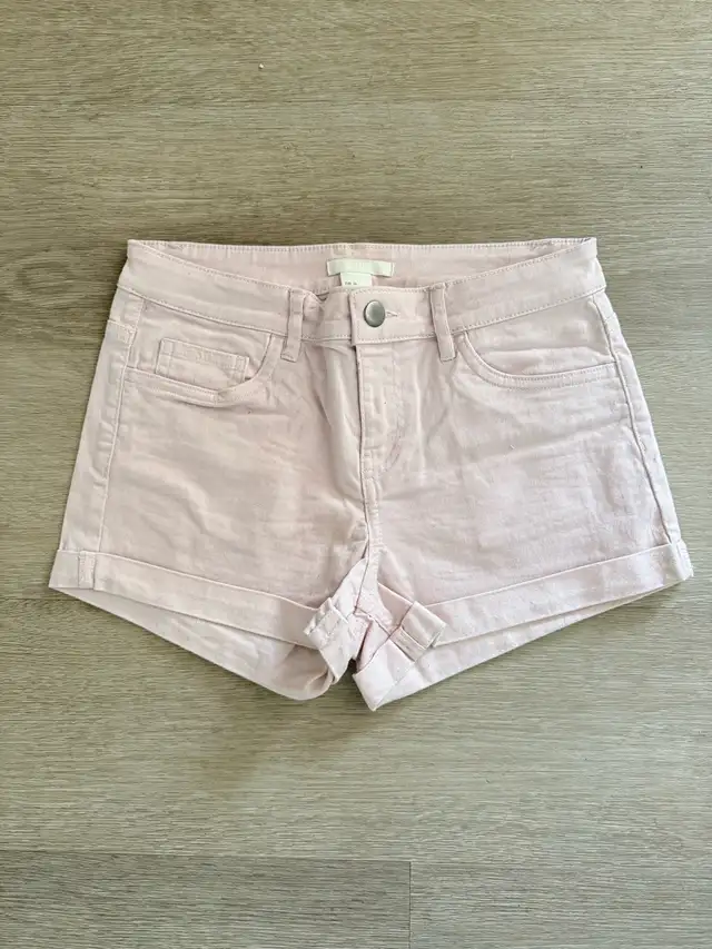 women’s shorts in Women's - Bottoms in Oakville / Halton Region - Image 5