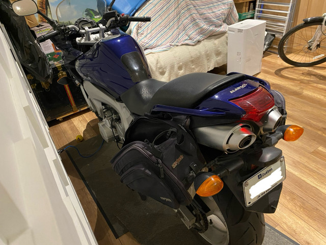 Yamaha FZ6 2005 EXCELLENTE CONDITION ! dans Routières sportives  à Laurentides - Image 3