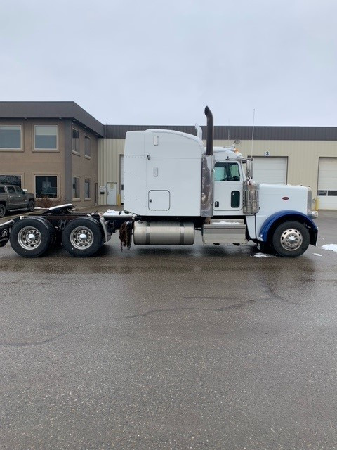 2018 Peterbilt 389 in Heavy Trucks in Saskatoon - Image 2