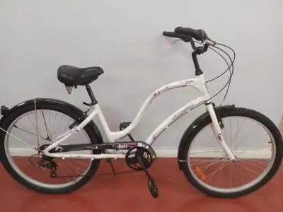 Lightly used aluminum frame 6 spd cruiser, View more