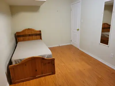 ++ Room for Rent / North York / Subway Station ++