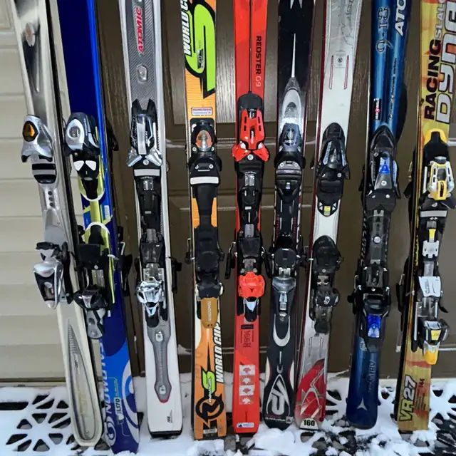 Adult ski with boots  in Ski in Markham / York Region - Image 6