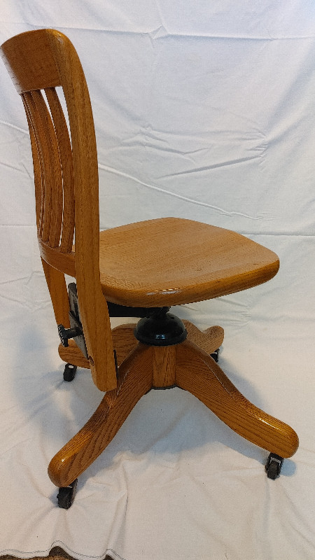 Wooden Swivel Desk Chair in Chairs & Recliners in Victoria - Image 4
