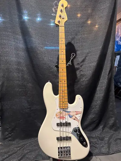 2022 Fender American Performer Jazz Bass, View more