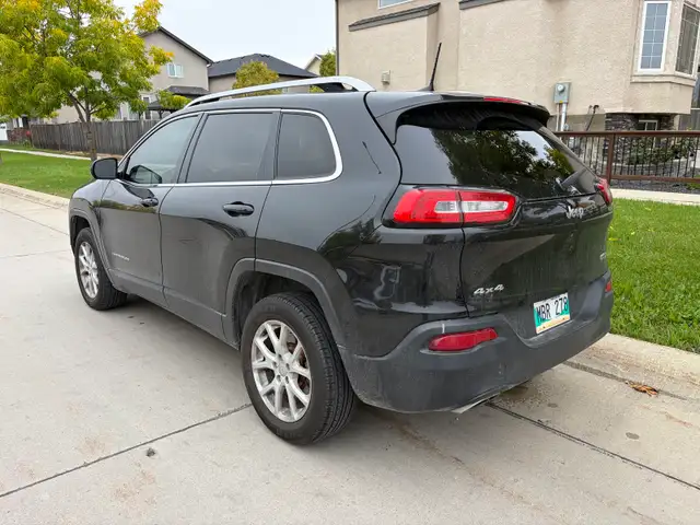 2016 Jeep Cherokee 581029103875532803