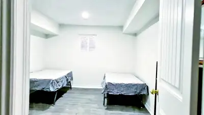 2 Bedrooms basement Immediately available for rent in Brampton