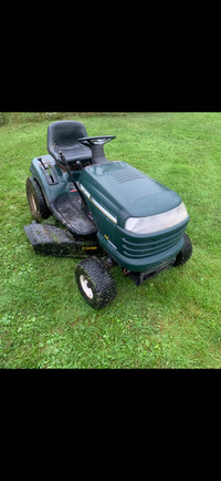 Craftsman 18hp 42” cut lawn tractor. Works good new battery.