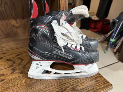 Bauer Vapor hockey skates size 3 D, View more