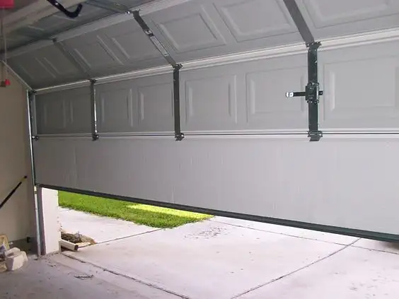 Caledon Garage Doors & Openers Install –Bolton Garage Doors in Garage Doors & Openers in Oakville / Halton Region - Image 9