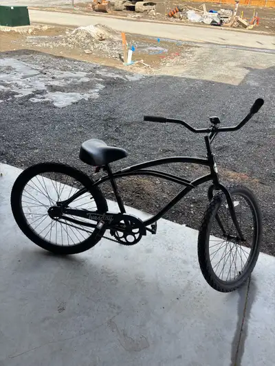 Basically brand new bike. Only driven in driveway a few times. Coaster brakes. Great starter bike.