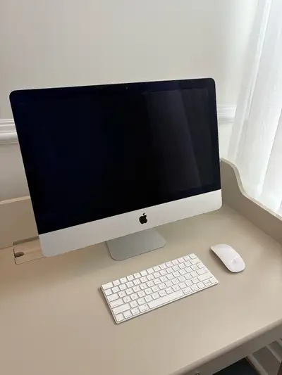 Apple iMac 21.5” Retina 4K, View more