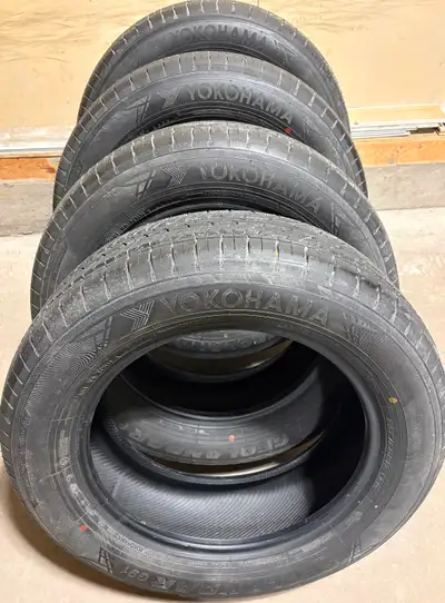 Full set of Yokohama Geolandar G91 tires in mint condition practically new No crack no patch no dama...