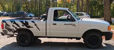 2005, Ford Ranger XL, Auto, 2WD, 4 Cyln, 2.3 Engine Nice Truck, good on gas, (600K on a tank.) Engin...