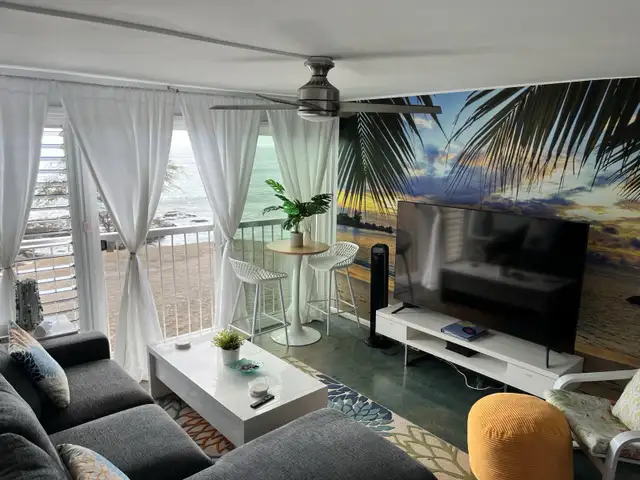 1 BED/1 BATH OCEAN FRONT CONDO on OAHU w/ AMAZING SUNSETS in Hawaii in Canada - Image 4