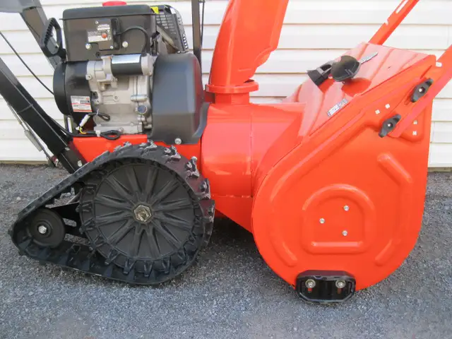 Souffleuse *CHENILLES* ARIENS HYDRO PRO 28  Snowblower Souffleur in Snowblowers in Laval / North Shore - Image 3
