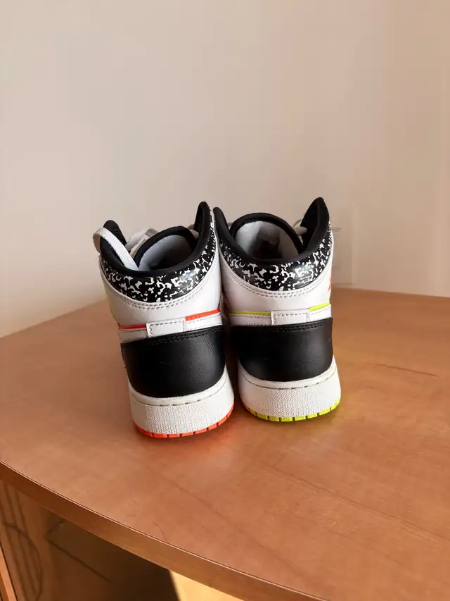 Jordan 1 Composition Notebook in Women's - Shoes in Longueuil / South Shore - Image 5