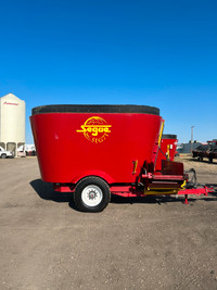 Supreme/ segue Feed wagon 