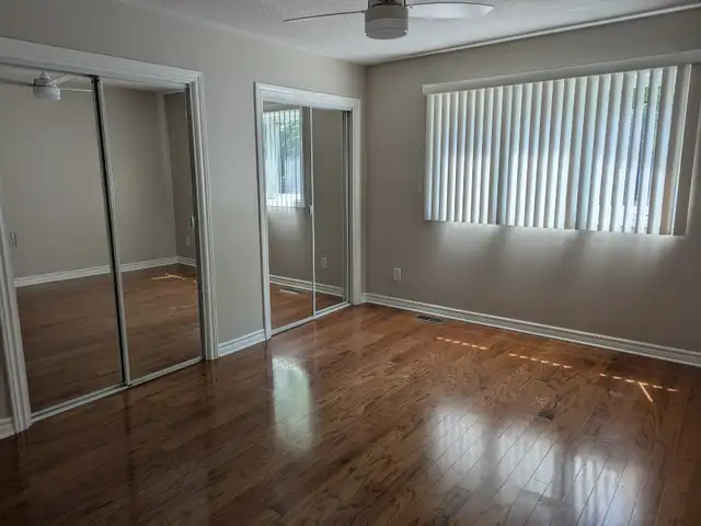 Large bedroom for rent $900/month.  Available August in Room Rentals & Roommates in Ottawa - Image 7