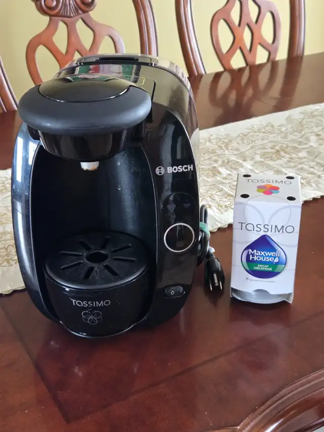 Cafetiere Tassimo in Coffee Makers in Québec City - Image 2