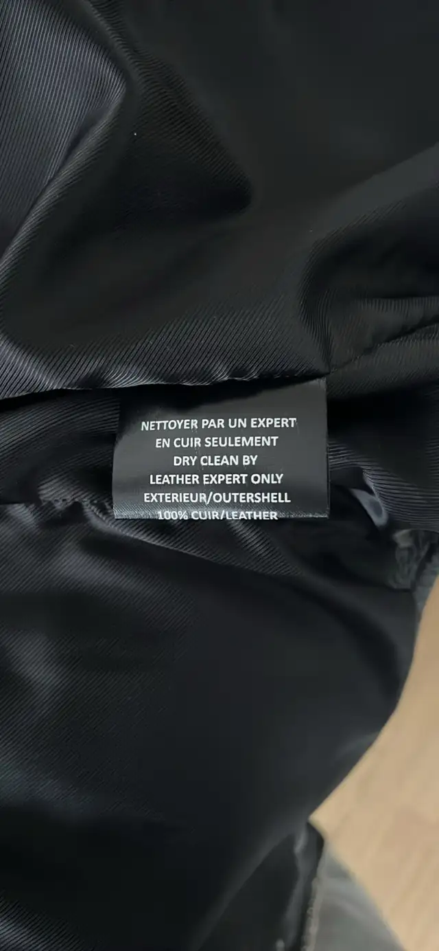 veste cuir / leather  veritable  in Women's - Tops & Outerwear in City of Montréal - Image 5