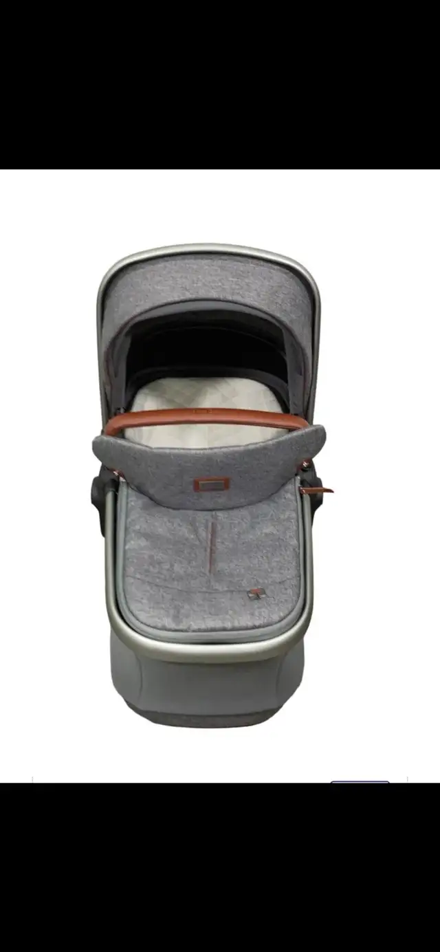 sliver cross Bassinet carrier in Strollers, Carriers & Car Seats in City of Montréal - Image 5