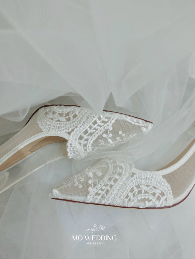 Lace embroidered Wedding Shoes in Wedding in City of Halifax - Image 2