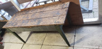 Vintage 3 Board Table