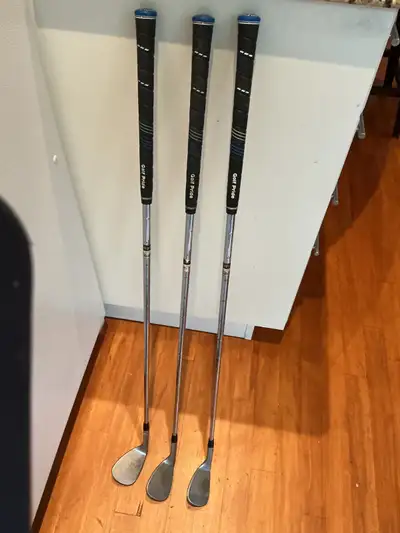 Set of Titleist Vokey wedges, View more