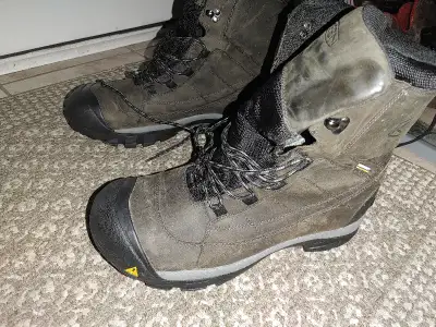 Keen Summit County III Men's Boots - size 13 US, View more