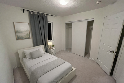 1 Single Bedroom available for rent in Milton in a 4 Bedroom, 2.5 bathroom Single-Detached Unit. Loc...