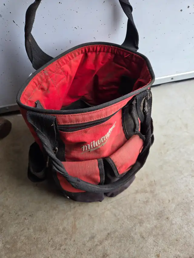 Milwaukee tool bag.65565394610691120
