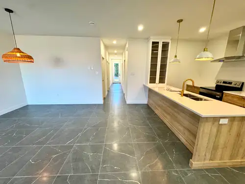 Superbe appartement moderne offrant confort, espace et finitions de qualité supérieure — clé en main...