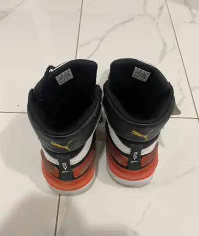 Black and White Size 10 M Worn a few times Condition 8/10 Open to trades